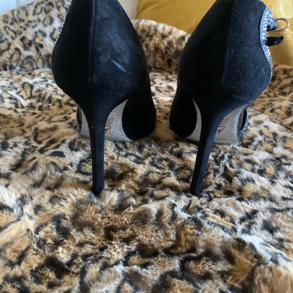 Mint pair of Rene Caovilla 7 1/2 black suede and crystal embellished heels - Picture 5 of 6